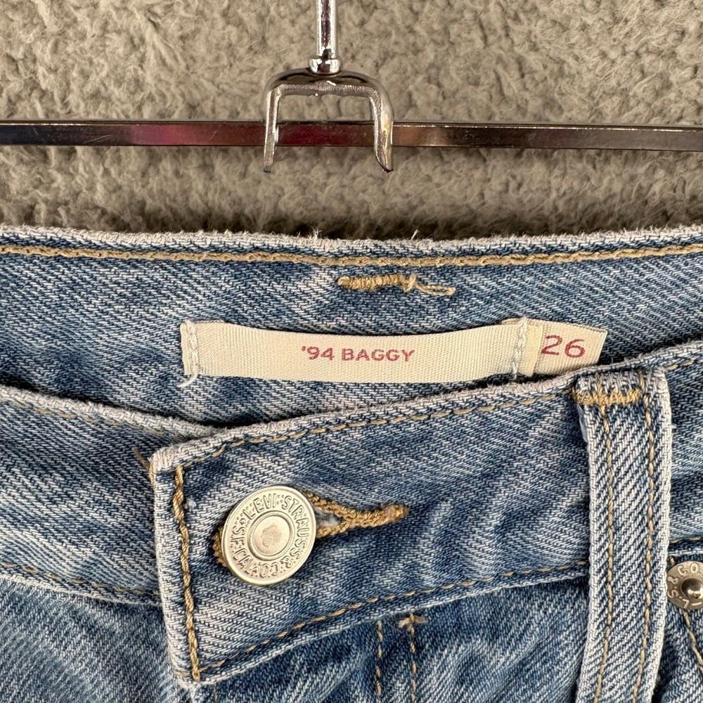 Levi’s 94 Baggy Jeans Size 26 Light Wash Distressed Straight Leg - Picture 11 of 15